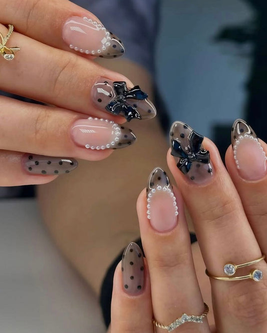 Polka Bow Elegance – Press-On Nail Set