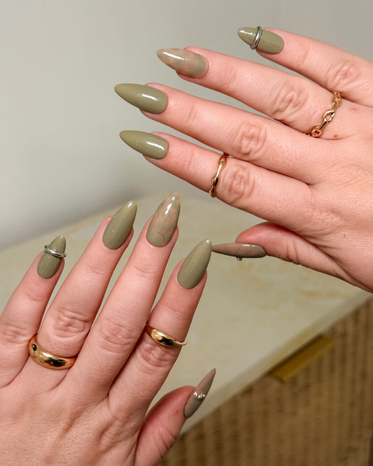 Olive Aura